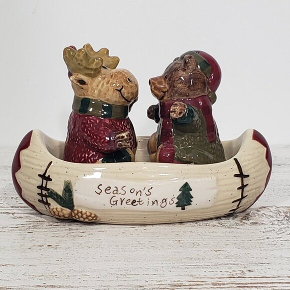 St Nicholas Square Heartland Moose & Bear in a Canoe salt and pepper shaker - Picture 2 of 5
